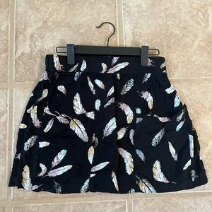 Garage feather skirt